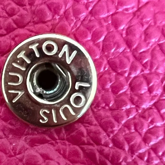 Louis Vuitton Authentic Victorine Wallet Monogram 9 out of 10 Condition. - Picture 7 of 16